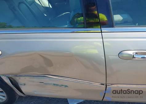 2005 Lincoln Town Car Signature Limited from USA, damaged, VIN 1LNHM82W25Y661430